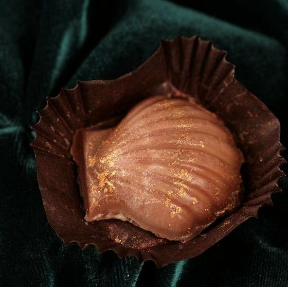 Retrato de la especialista en chocolate